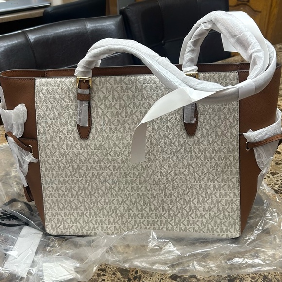 Michael Kors Brown and Cream Monogram tote bag. - Picture 3 of 12